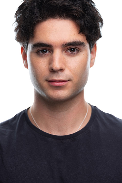 Leonardo Khan's headshot