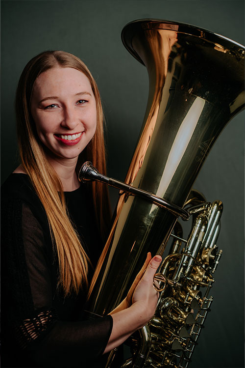Samantha Lake's headshot
